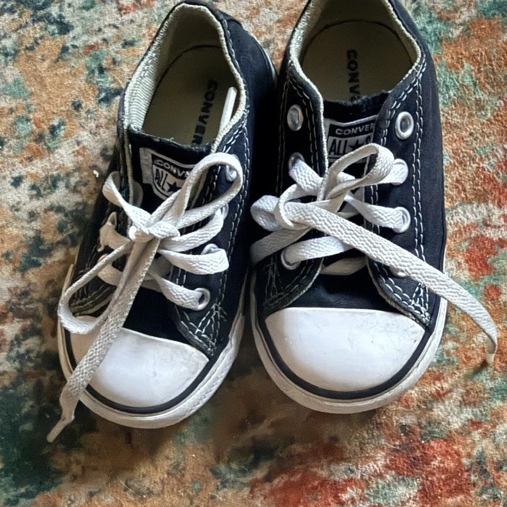 Converse All Star Sneakers Youth Size 6 Low Top Lace Up Black White